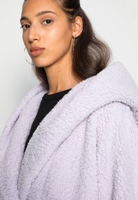 Noisy May NMCUDDLE COATIGAN - Casaco curto - lavender blue