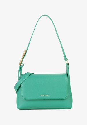 Sac à bandoulière en cuir vert Valentino avec fermeture à rabat et bandoulière réglable ornée d'une boucle en métal doré.