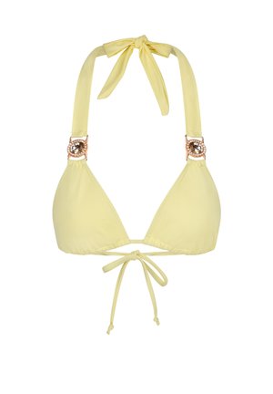 Gelber Bikini-Oberteil mit dreieckiger Form, aus glattem Stoff gefertigt. Verfügt über Bindebänder am Hals und am Rücken sowie dekorative goldene Hardware-Akzente.