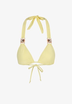 Haut de bikini jaune en forme de triangle, fabriqué en tissu lisse. Présente des liens au cou et au dos, avec des accents décoratifs en métal doré.