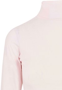 Helles rosa Longsleeve-Oberteil mit hohem Kragen, das eine glatte, weiche Textur und ein minimales Design ohne sichtbare Muster oder Akzente aufweist.