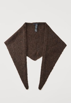 Brauner gestrickter dreieckiger Schal mit langen spitzen Enden und sichtbarem schwarzem Markenetikett oben in der Mitte.