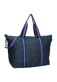 Duża torba typu tote w ciemnym odcieniu teal z teksturowanym wzorem węża. Posiada różowe i granatowe paski na uchwytach oraz odczepiany pasek na ramię.