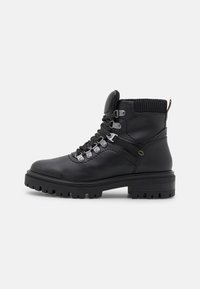 Unausgewählt, black