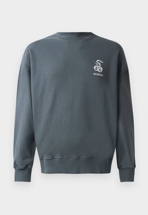 Graue Baumwollswearshirt mit Rundhalsausschnitt, gerippten Bündchen und einem kleinen gestickten Schlangenlogo auf der oberen linken Brust. Glatte Textur.