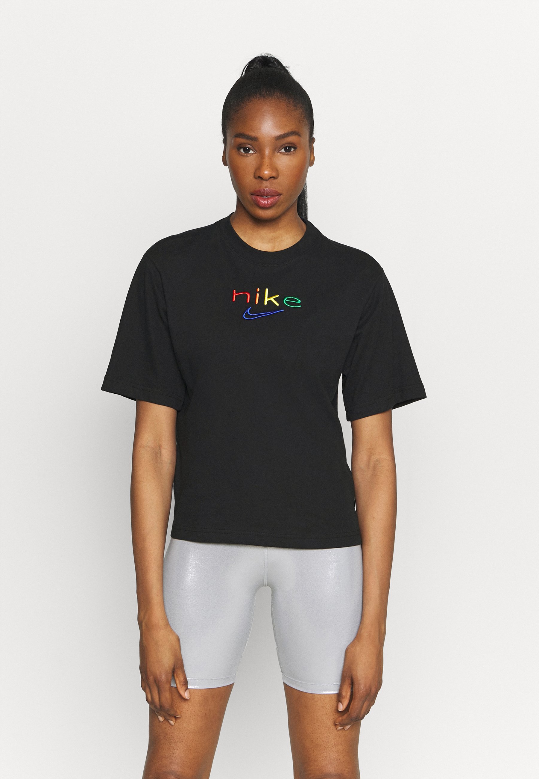 nike boxy tee