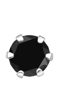 Zwarte facetta gemstone ingesteld in zilveren klemmen, met een ronde vorm en gepolijste afwerking. Het ontwerp benadrukt de diepte en helderheid van de steen.