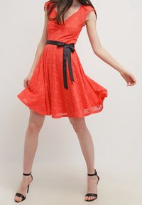 Morgan Vardagsklänning - coral