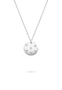 Collana in argento con pendente dalla forma organica e testurizzata che presenta sei motivi a stella, ciascuno incastonato con una piccola pietra brillante.