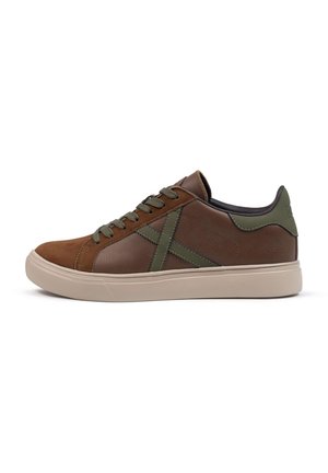 MUNICH Matalavartiset tennarit - brown
