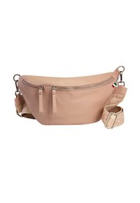 Roze leren handtas met een gebogen vorm, voorzien van een rits aan de bovenkant, twee ritszakken aan de voorkant en een gestreepte stoffen schouderband.