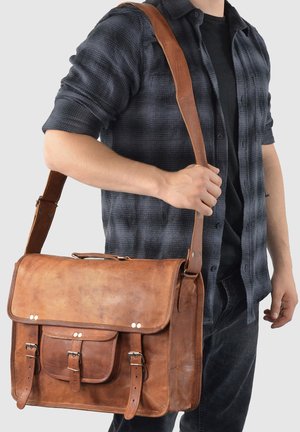 Briefcase - brown