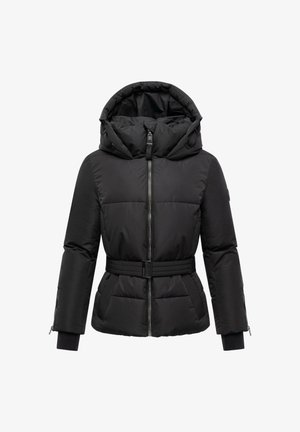 Melna pūkaina jakas ar kapuci, jostu viduklī, ar rāvējslēdzēju priekšpusē un ribinātiem aprocēm. Kvadrātveida tekstūra piešķir siltumu un stilu.