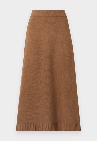 Brun strikket midi-nederdel med ribbet linning og tekstureret mønster, der har en lige form og en let udvidet kant.