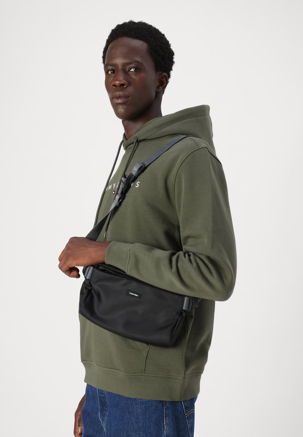 LINEAR LOGO HOODIE - Hoodie3