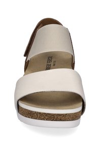 Josef Seibel QUINN - Sandali con plateau - creme kombi