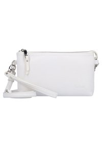 Bolso de mano de cuero blanco con cierre de cremallera, correa ajustable y herrajes en plata. Presenta una textura suave y un logotipo en relieve.