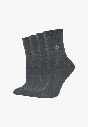 Grijze katoenen sokken, crew lengte, vier paren opgestapeld. Heeft geribbelde toppen en een klein logo nabij de enkel. Textuurstof.