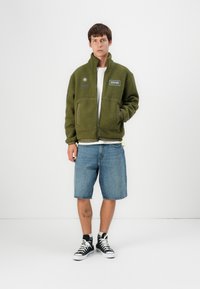 Red Bull Racing x Pepe Jeans EXPLORER  - Flīsa jaka - military green