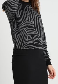 mint&berry Strickpullover - black