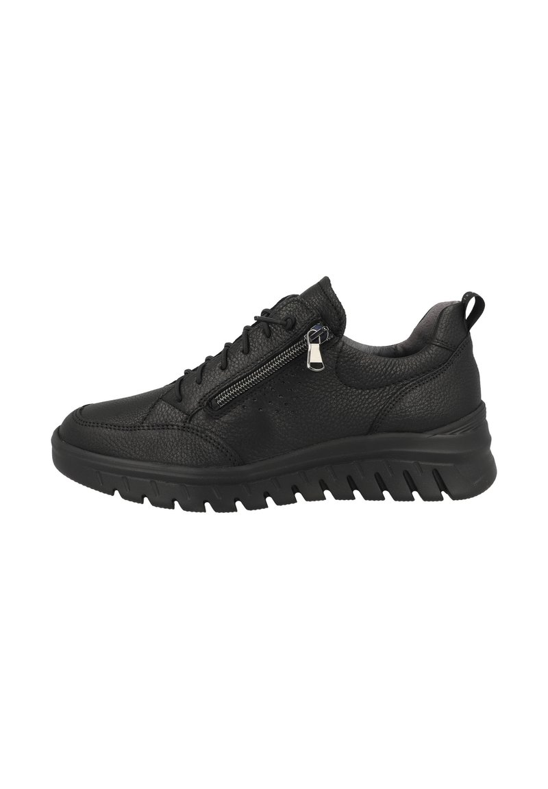 Zapatilla negra de cuero con parte superior texturizada, que presenta un cierre de cordones en la parte delantera, un zipper lateral y una suela resistente con un patrón de tread notable.