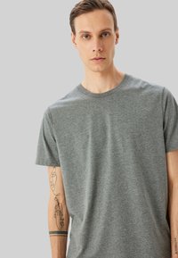 Koton - T-shirt basic