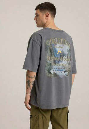 Diverse, - T-shirt z nadrukiem