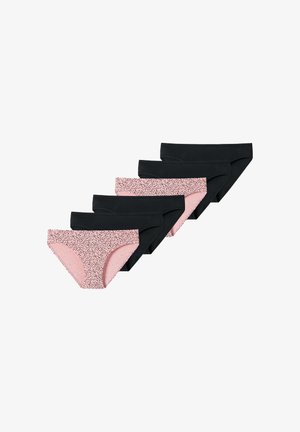 Fem femmer par af kvindetøj: fire sorte og et med en lyserød bund og sort prikmønster, der har en blød elastisk talje og glat tekstur.