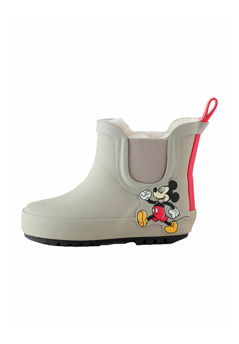 Szürke gumicsizma, textúrált fekete talppal, rugalmas oldalsó panelekkel, piros kiegészítőkkel és a külső oldalon Mickey Mouse mintával.