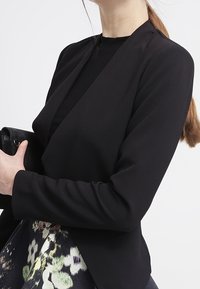 KIOMI Blazer - black