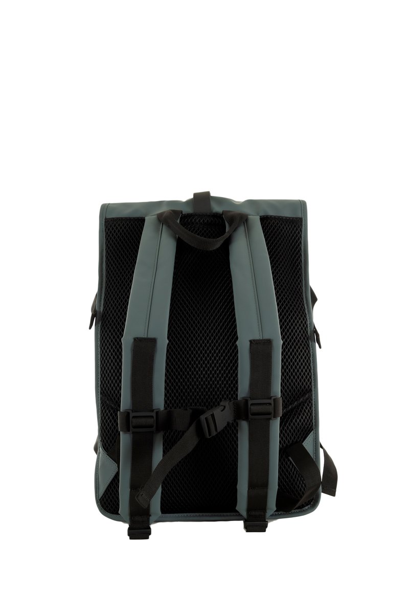 Rucksack mit strukturiertem, dunkelgrauem Äußeren, Netzrücken zur Belüftung, verstellbaren Trägern und einem oberen Griff zum Tragen.