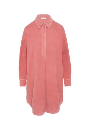Abito a maniche lunghe con colletto in morbido tessuto corallo, dotato di zip e vestibilità morbida. Presenta un orlo curvo e una sottile texture.