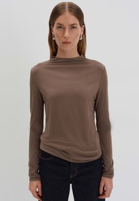 someday. Langarmshirt - soft mocha