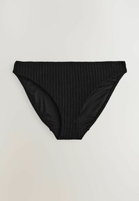 Bas de bikini noir avec une texture côtelée, une taille de largeur moyenne et des panneaux lisses pour le confort et la couverture.