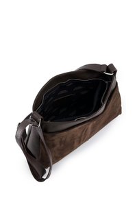 Bruine suède- en leren schoudertas met ritssluiting, voorzien van een gevoerde binnenkant met merkpatroon en verstelbare riem.