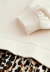 Next ANIMAL PRINT - Vapaa-ajan mekko - ecru white