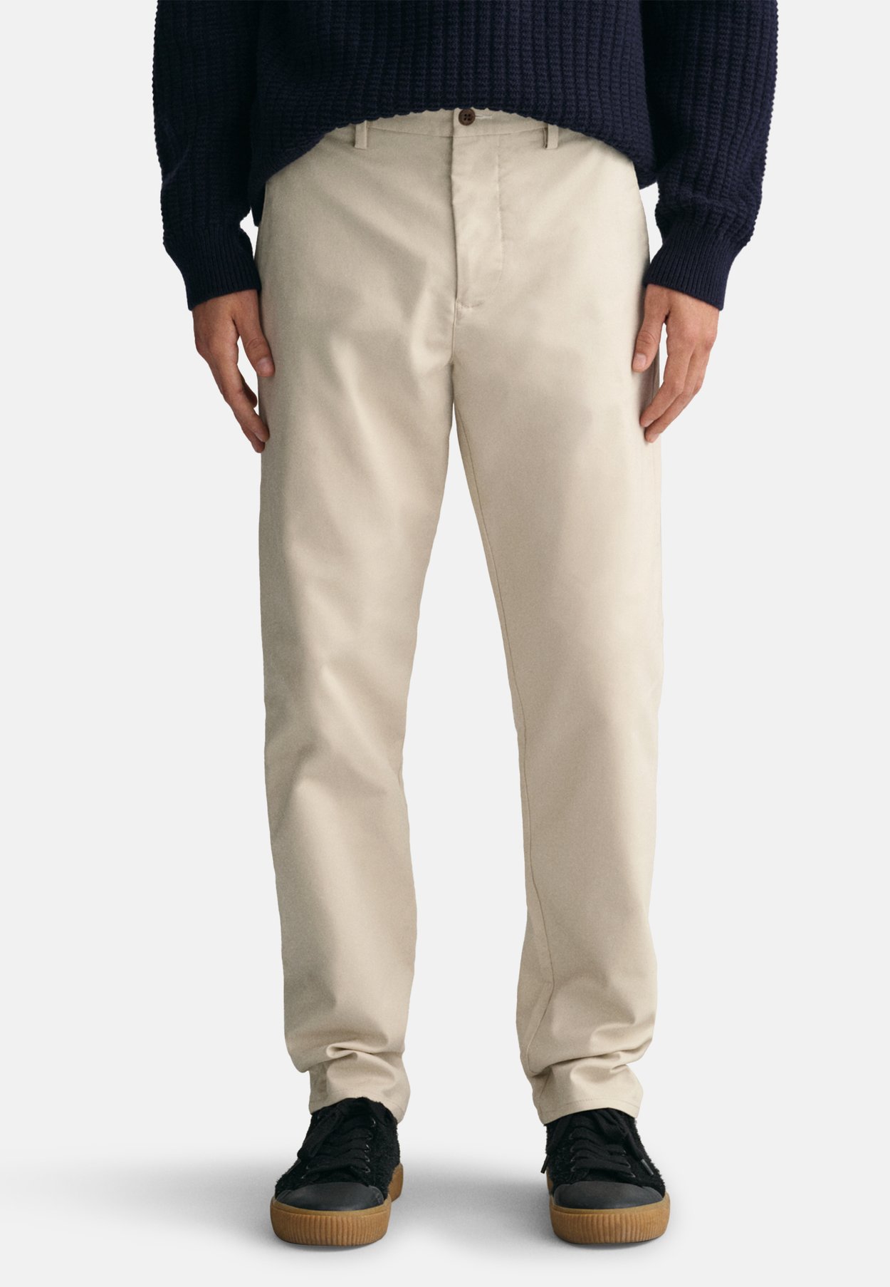 REGULAR FIT