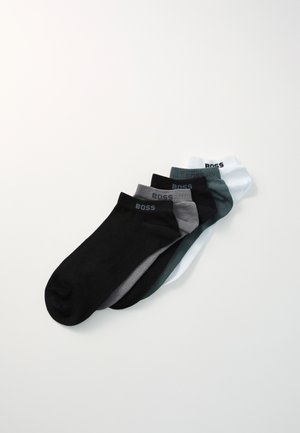 Fünfer-Pack Knöchelsocken in Schwarz, Dunkelgrün, Grau, Hellgrau und Weiß. Weicher Stoff mit verstärkter Zehen- und Fersenpartie; Logos an den Bündchen.