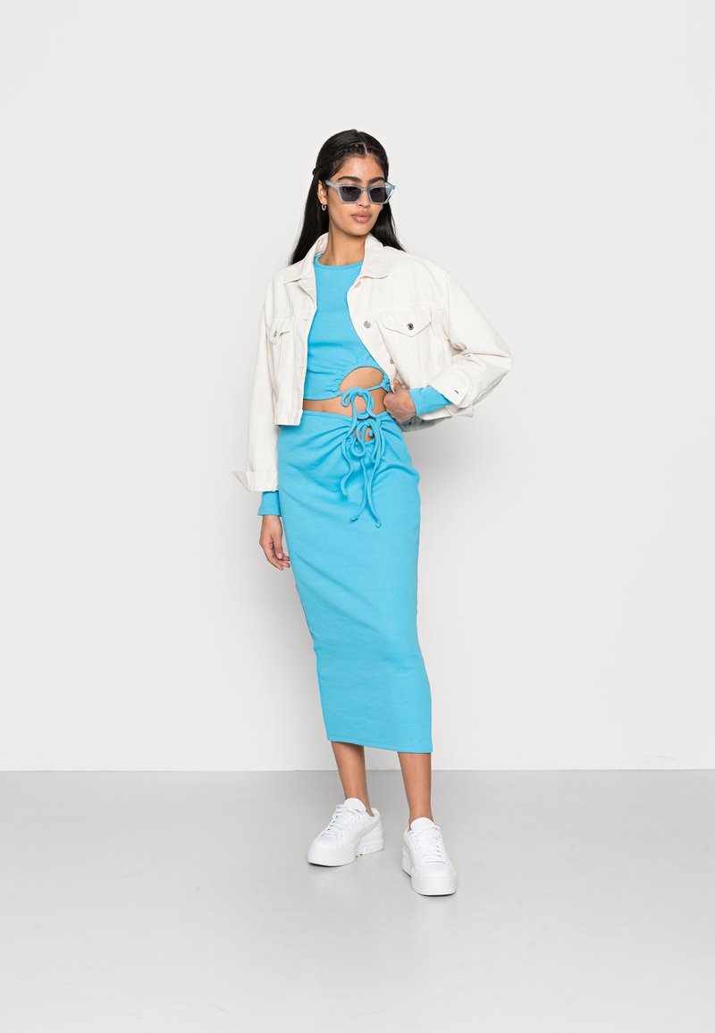 Damen T-Shirts | Missguided MGXZL SIDE TIE TOP Langarmshirt blue/blau - TX55727 Damen T-Shirts | Missguided MGXZL SIDE TIE TOP Langarmshirt blue/blau - TX55727