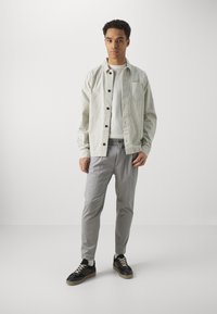 DRYKORN CHASY - Chino - grey