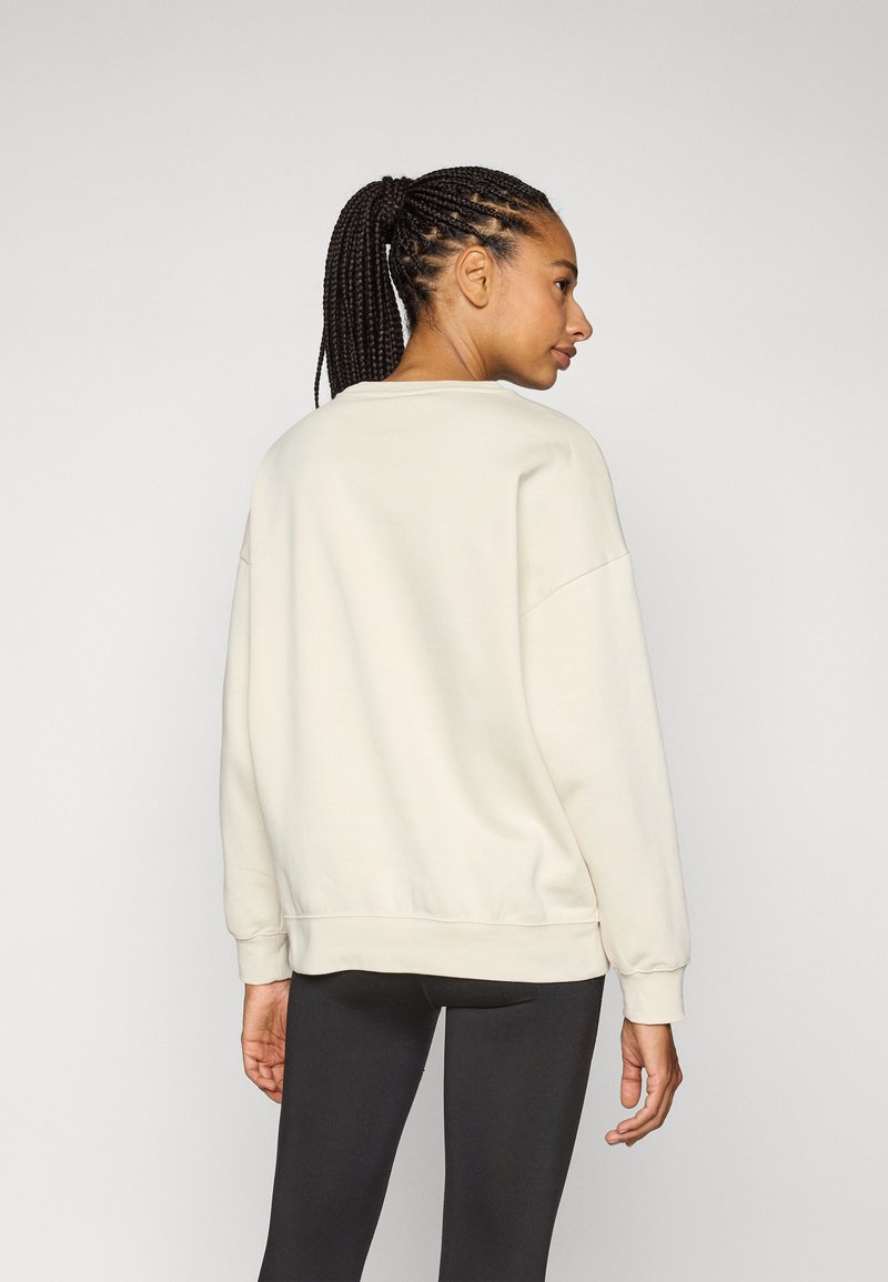 Puma OVERSIZED CREW - Mikina - alpine snow