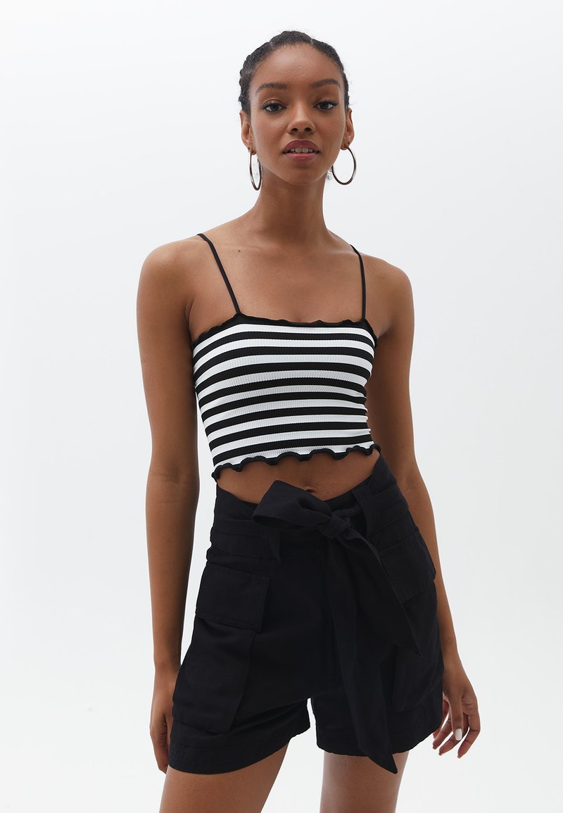 OXXO - CROP WITH THIN STRAPS - Top - black stripe, Ingrandire