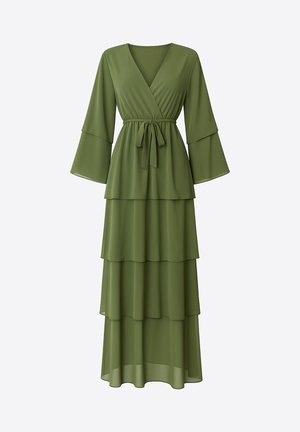 Robe maxi verte olive à plusieurs niveaux avec des manches longues évasées et un col en cache-cœur. Le tissu semble léger et comporte une ceinture à nouer à la taille pour un ajustement.