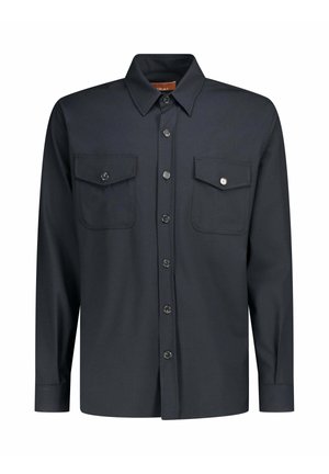 Camicia nera a maniche lunghe con bottoni, due tasche a patta sul petto, colletto appuntito e polsini standard.