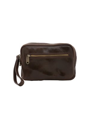 Bruine leren polsclutch met gestructureerde oppervlakte, ritssluiting, voorvak en afgeronde hoeken. Inclusief versterkte polsband.