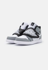 Jordan SKY JORDAN 1 - Sneakers - white/black/particle grey