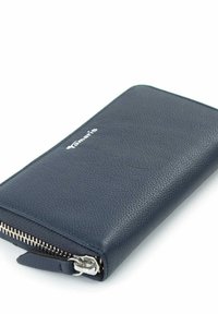 Navyblauwe leren portemonnee met een gestructureerd oppervlak, zilveren rits en logodetail. Rechthoekige vorm met afgeronde hoeken.