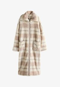 Wybrany, neutral pink