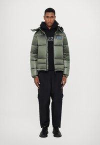 EA7 Emporio Armani GIUBBOTTO - Zimska jakna - beetle