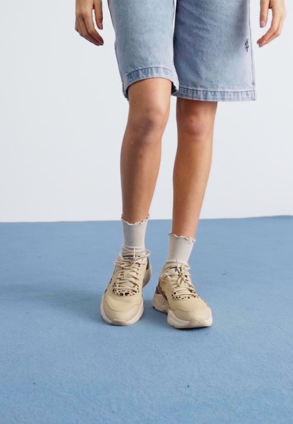 CASSIA ROSE I AM THE DRAMA - Trainers2